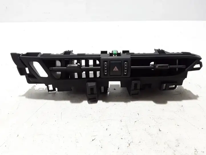 Lexus NX (2021 - ) 5567078030 Центральный воздушный дефлектор — фото 1