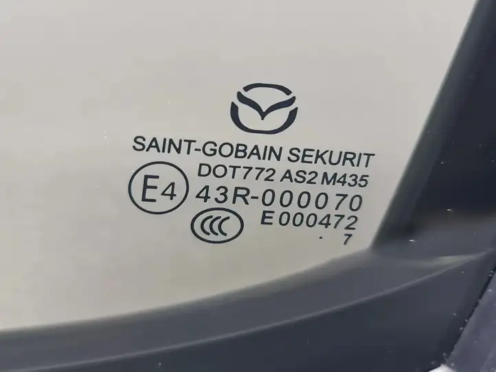 Mazda 3 (2017 - 2019) E443R000070 Форточка двери — фото 8