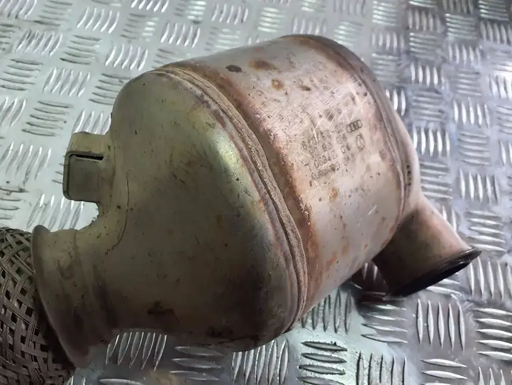 Volkswagen Touran I (2003 - 2010) 1K0131690L Катализатор / DPF / FAP — фото 7