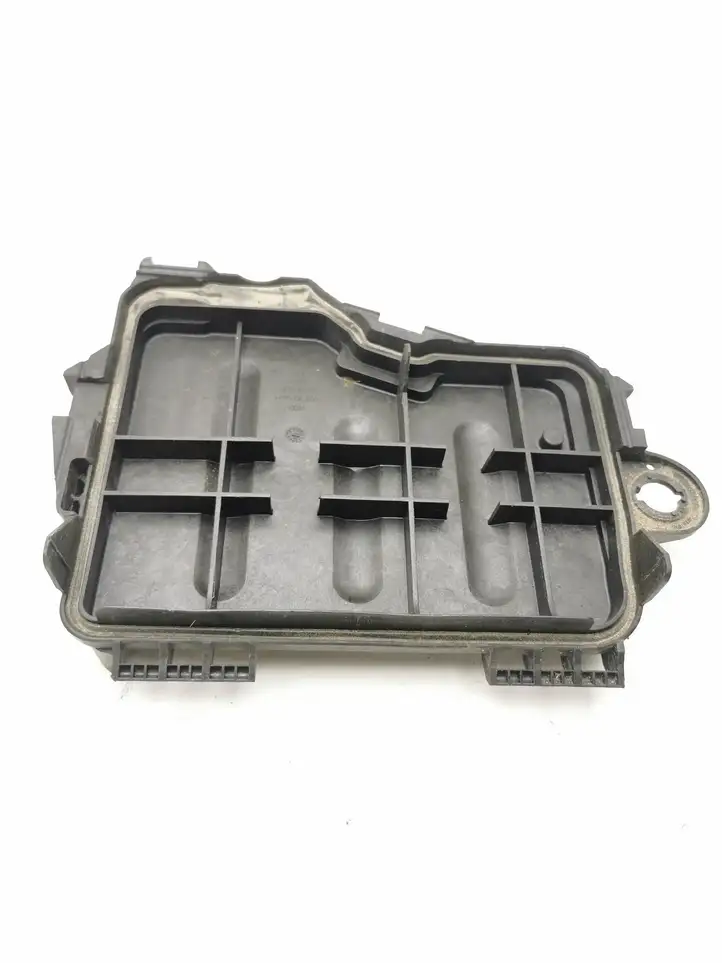 Audi A8 S8 D3 4E (2002 - 2005) 4E1937128 Крышка ящика предохранителей — фото 4