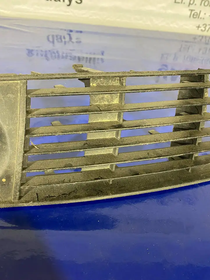 Audi A6 S6 C5 4B (2001 - 2004) 4B0807682R Решетка противотуманной фары — фото 22