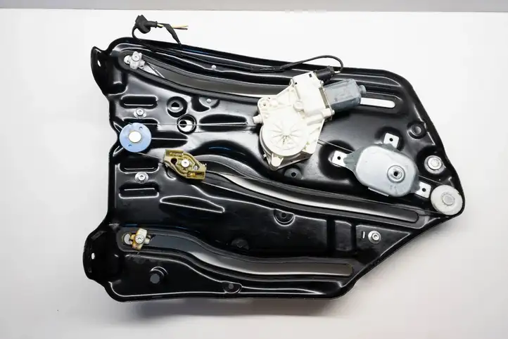 BMW 3 E92 E93 (2005 - 2014) 7198047 Заднее боковое стекло — фото 1