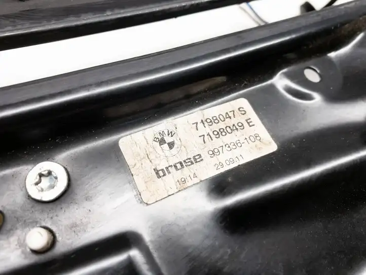 BMW 3 E92 E93 (2005 - 2014) 7198047 Заднее боковое стекло — фото 5