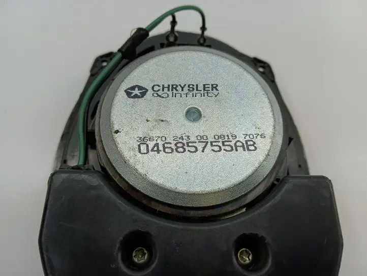Chrysler Voyager (1996 - 2001) 04685755AB Динамики задних дверей — фото 6