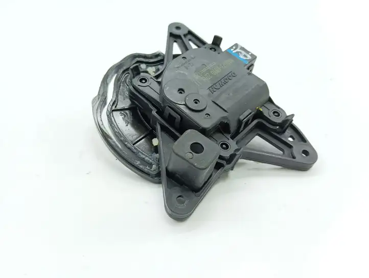 Hyundai i40 (2011 - ) H400730890 Двигатель задвижки потока воздуха — фото 2