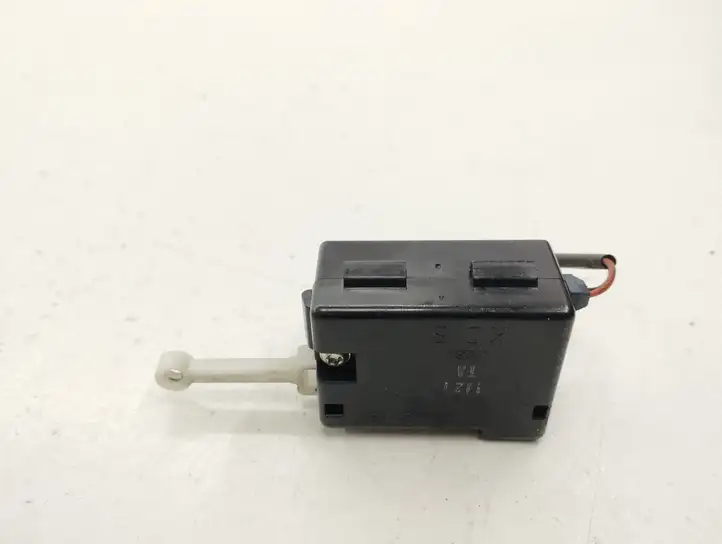 Chevrolet Captiva (2006 - 2011) 96491181 Мотор центрального замка — фото 1