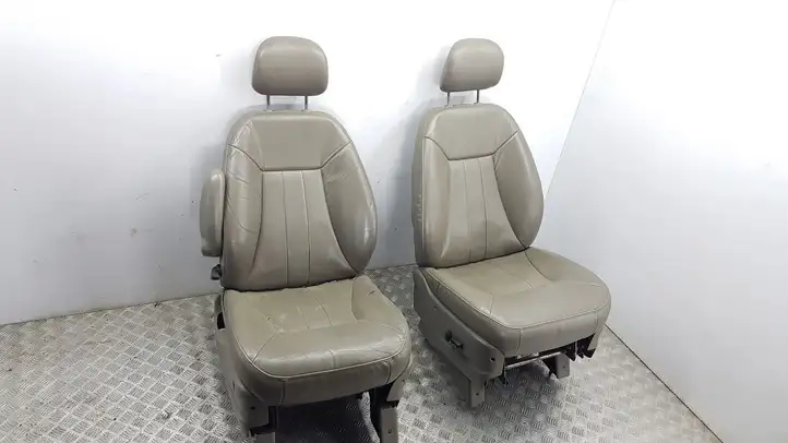 Chrysler Voyager (1996 - 2001) Комплект салона — фото 1