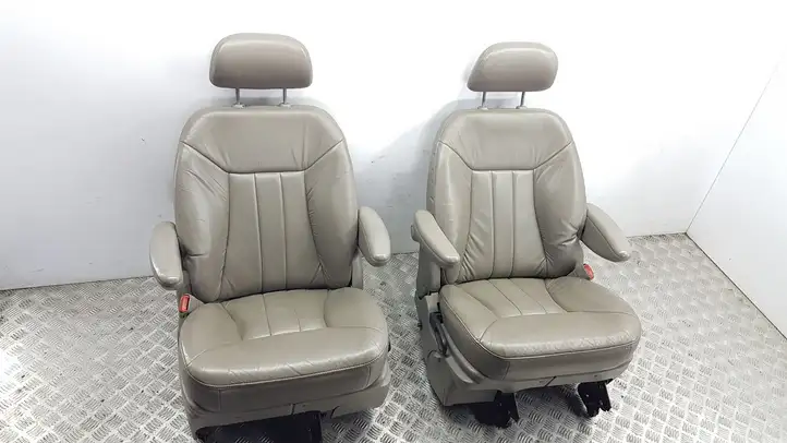 Chrysler Voyager (1996 - 2001) Комплект салона — фото 7