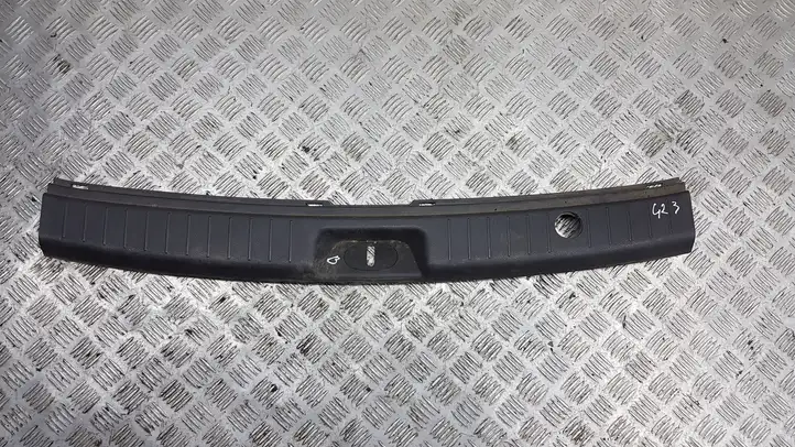 Hyundai Santa Fe (2009 - 2012) 857752B000 Отделка порога багажника — фото 1