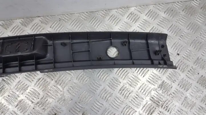 Hyundai Santa Fe (2009 - 2012) 857752B000 Отделка порога багажника — фото 6