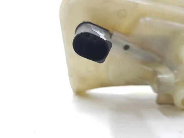 Audi A6 S6 C5 4B (1997 - 2001) 8E0611301E Бачок тормозной жидкости — фото 2