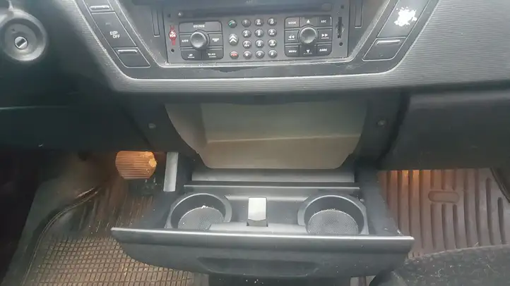 Citroen C4 I Picasso (2006 - 2013) 9681744477 Автомобильный холодильник — фото 4