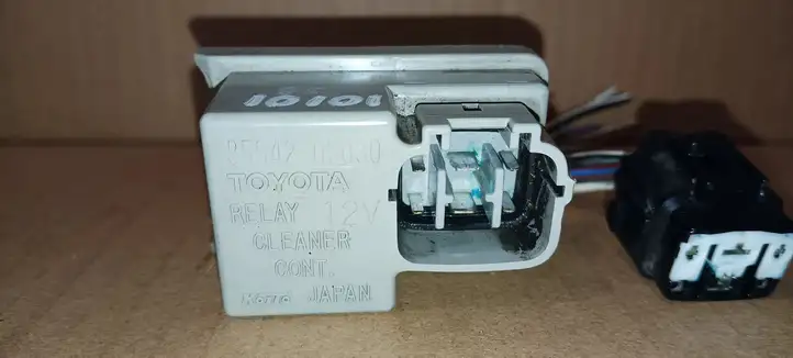 Toyota Avensis T250 (2003 - 2006) 8594205030 Реле омывателя фар — фото 3