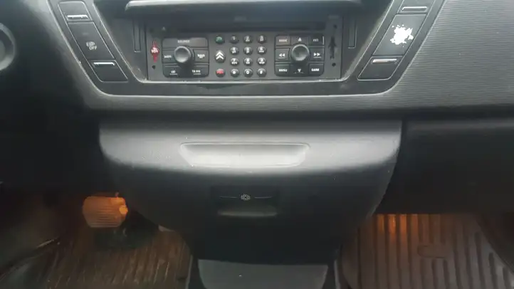 Citroen C4 I Picasso (2006 - 2013) 9681744477 Автомобильный холодильник — фото 9