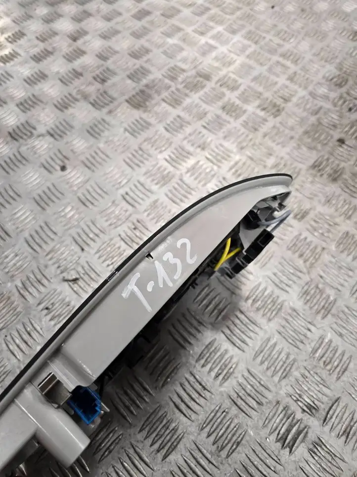 Audi A6 C7 (2011 - 2014) 4G0951177B Передняя подсветка — фото 6