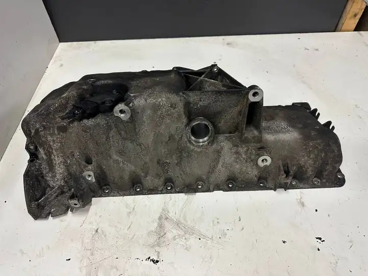 BMW X5 E70 (2006 - 2013) 7796325 Картер двигателя — фото 6