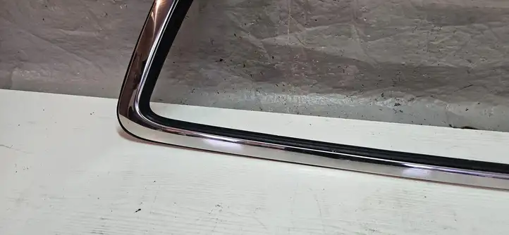 Chrysler Pacifica (2016 - ) 68227297AD Облицовка заднего бокового стекла — фото 2
