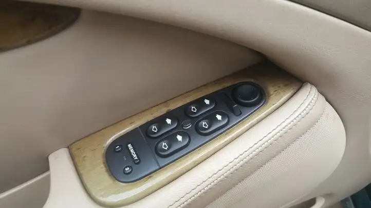Jaguar S-Type (1999 - 2004) XR8314540AA Кнопка стеклоподъемников — фото 1