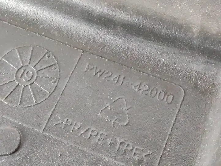 Toyota RAV 4 (XA50) (2018 - ) PW24142000 Резиновый коврик багажника — фото 6