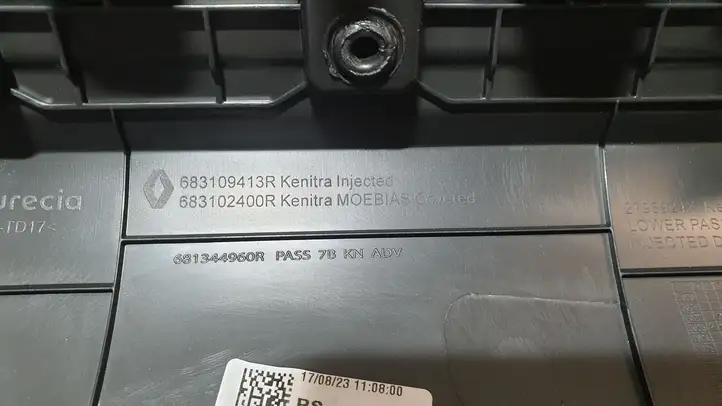 Dacia Jogger (2022 - ) 683102400R Центральная отделка панели приборов — фото 9