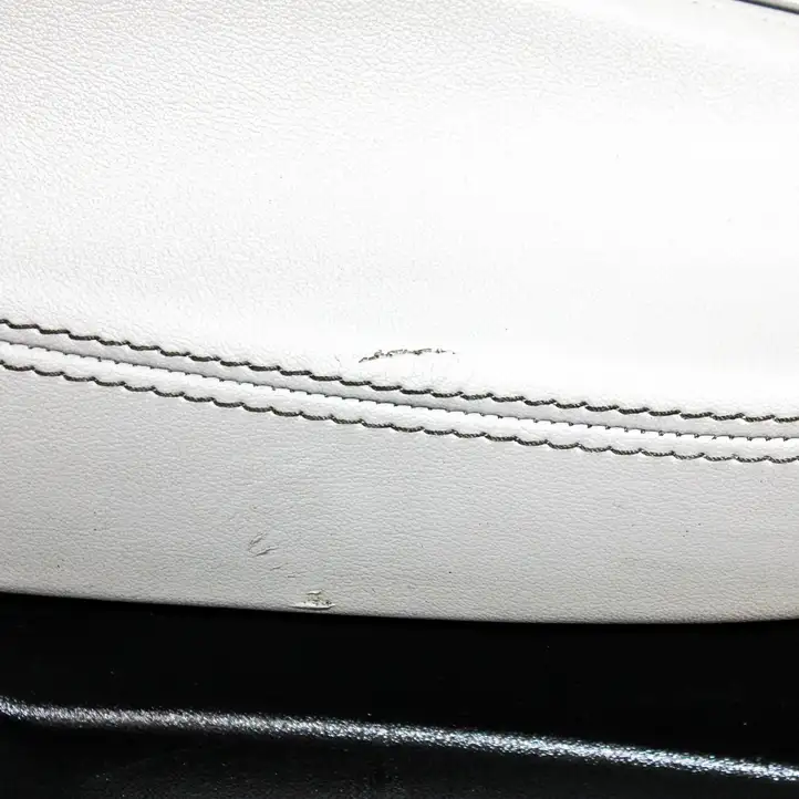 Tesla Model S (2012 - 2016) 100253609B Нижняя боковая отделка заднего сиденья — фото 4