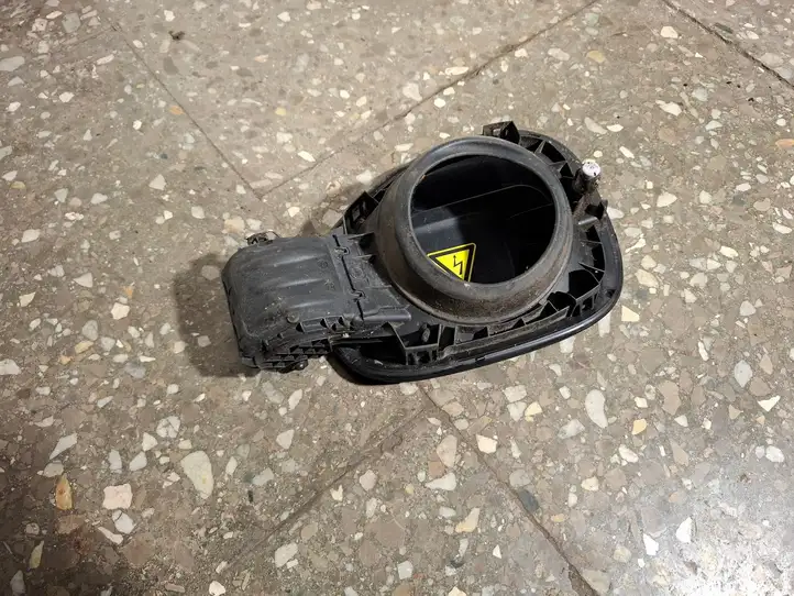 Volvo V60 (2013 - 2018) 31299106 Крышка зарядного разъема — фото 6