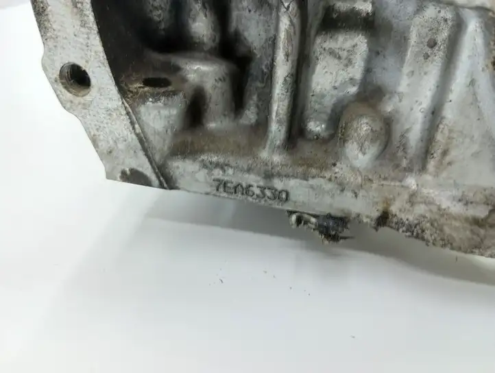 Toyota Corolla Verso AR10 (2004 - 2009) 22E24156 Крышка коленчатого вала — фото 2