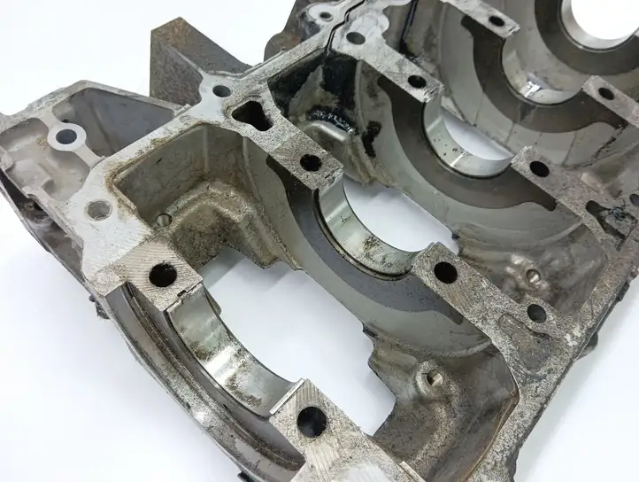 Toyota Corolla Verso AR10 (2004 - 2009) 22E24156 Крышка коленчатого вала — фото 10