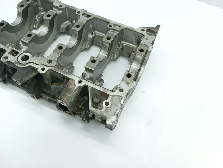 Toyota Corolla Verso AR10 (2004 - 2009) 8FA1928 Крышка коленчатого вала — фото 7