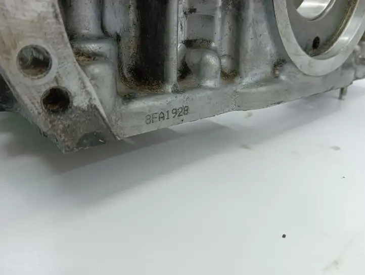 Toyota Corolla Verso AR10 (2004 - 2009) 8FA1928 Крышка коленчатого вала — фото 8