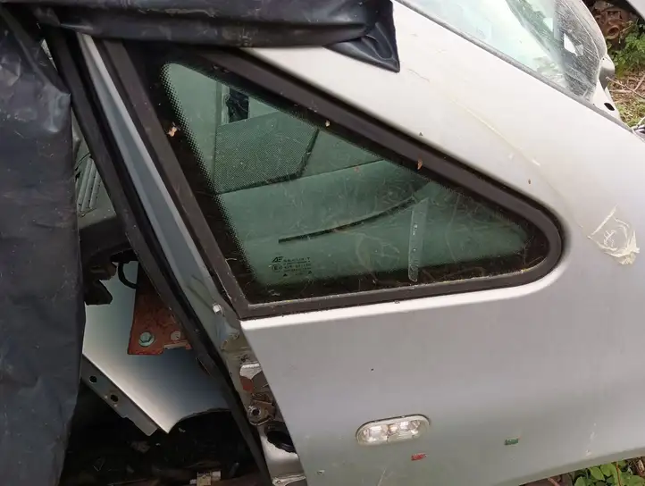 Volkswagen Sharan (2003 - 2010) Треугольное стекло кузова — фото 3