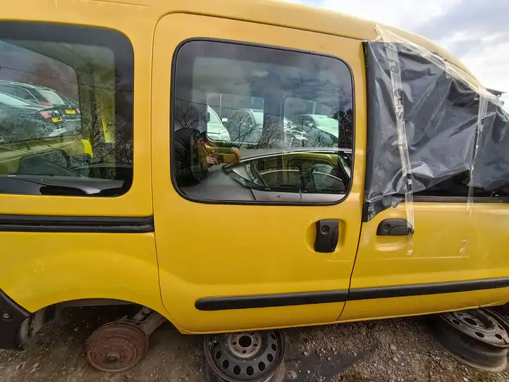 Renault Kangoo I (1997 - 2003) Боковая раздвижная дверь — фото 1