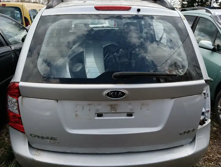 Kia Carens II (2006 - 2012) Крышка багажника — фото 1