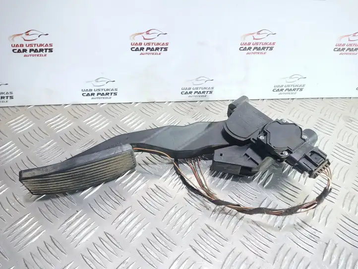 Opel Zafira A (1999 - 2003) 0281002298 Педаль акселератора — фото 1