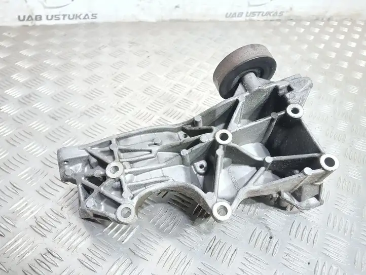Audi A4 S4 B8 8K (2007 - 2011) 06D903143D Кронштейн генератора — фото 3