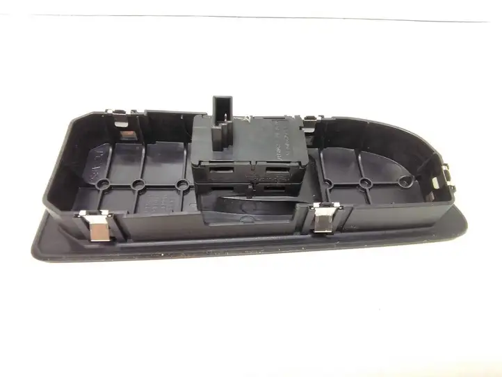 BMW 1 E81 E87 (2004 - 2011) 6970247 Кнопка стеклоподъемников — фото 3