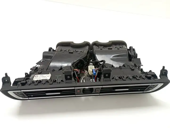 BMW 7 F01 (2008 - 2016) 9115859 Центральный воздушный дефлектор — фото 2