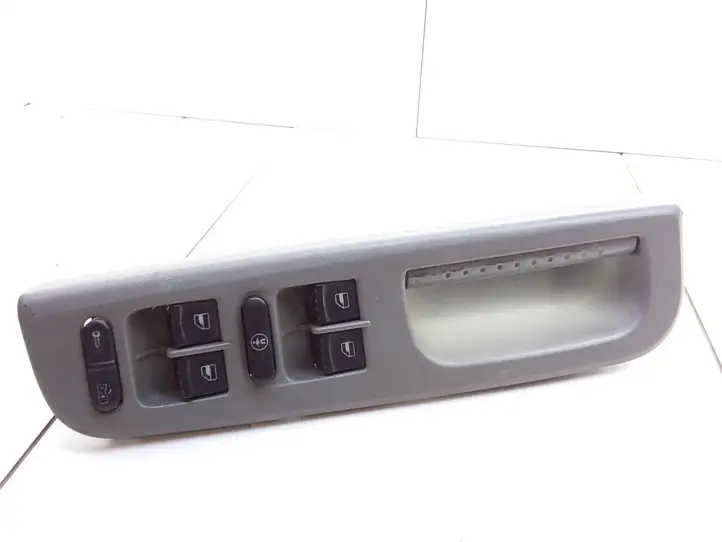 Skoda Octavia Mk1 (1U) (1996 - 2004) 1J4959857A Блок кнопок стеклоподъемников — фото 1