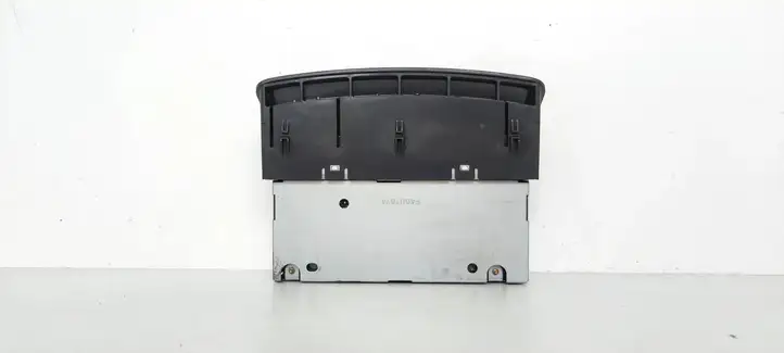 Toyota Yaris (1999 - 2003) 8611052021B0 Магнитола / мультимедийная система — фото 4