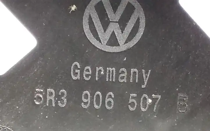 Volkswagen Tiguan (2016 - 2020) 5R3906507B Кронштейн ЭБУ двигателя — фото 2