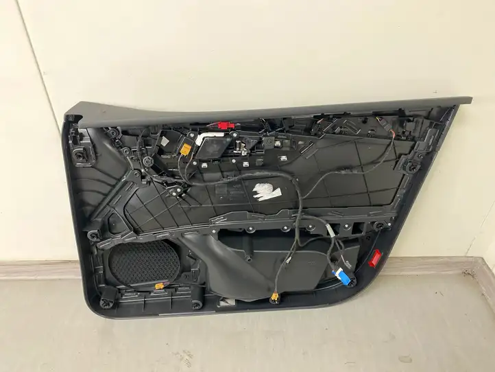 Audi A4 S4 B9 8W (2019 - ) 8W0867133 Обшивка передней двери — фото 14