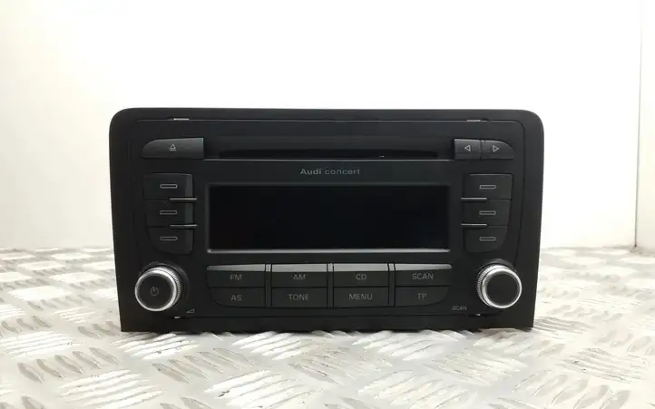 Audi A3/S3 8P (2008 - 2013) 8P0035186AB Магнитола / мультимедийная система — фото 1