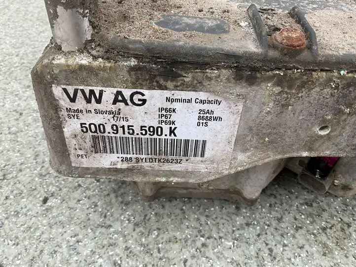 Volkswagen Golf VII (2013 - 2019) 5Q0915590K Аккумулятор гибридного / электрического автомобиля — фото 4