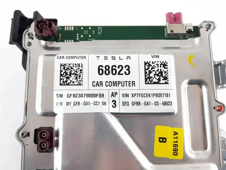 Tesla Model Y (2019 - 2024) 168443500H Модуль комфорта — фото 3
