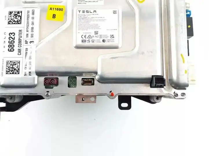 Tesla Model Y (2019 - 2024) 168443500H Модуль комфорта — фото 5
