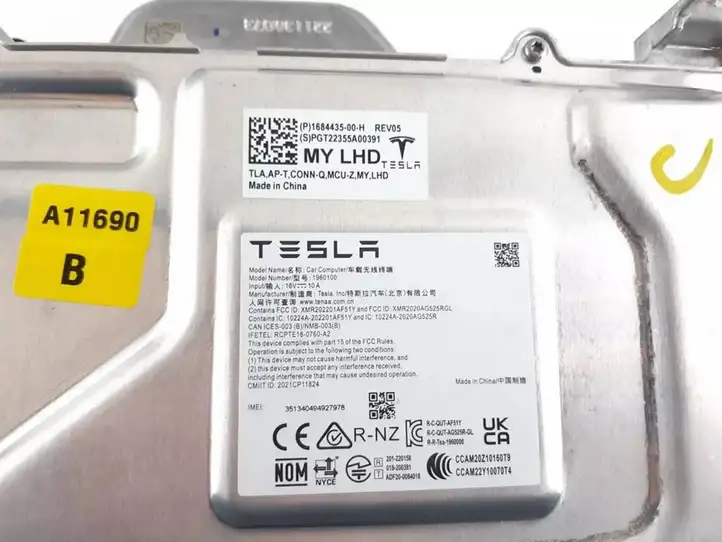 Tesla Model Y (2019 - 2024) 168443500H Модуль комфорта — фото 8
