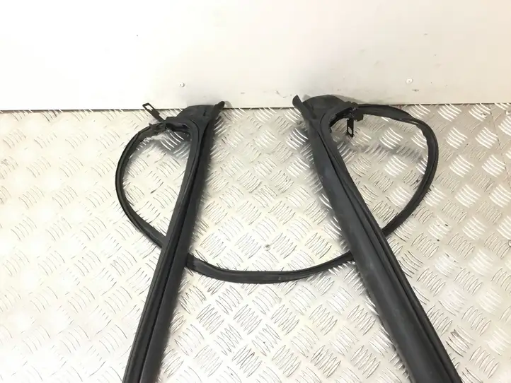 Mercedes-Benz E W238 (2017 - ) A2386300000 Уплотнитель стекла передней двери — фото 2