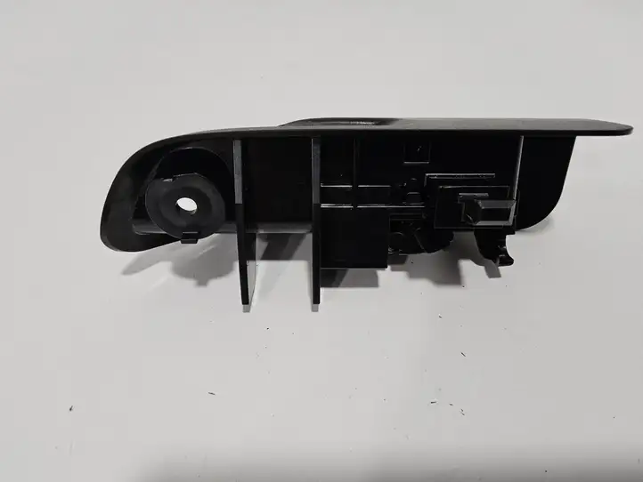 Toyota Aygo X (2021 - ) 7730612020 Ручка открытия лючка бензобака — фото 2
