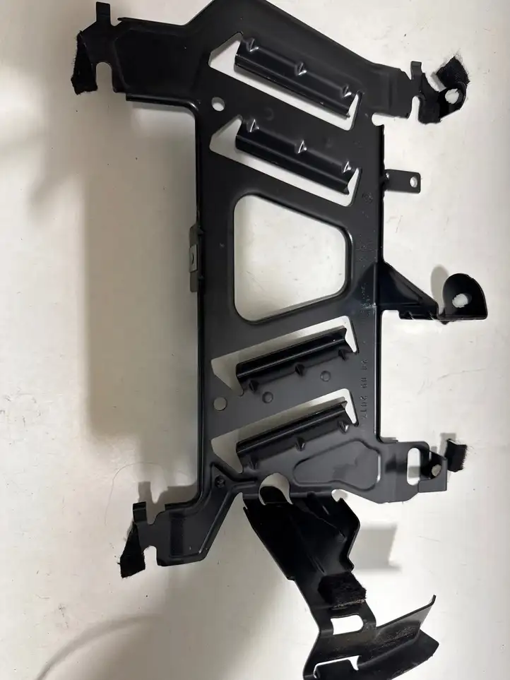 BMW 3 F30 F35 F31 (2012 - 2018) 9313776 Кронштейн усилителя звука — фото 1