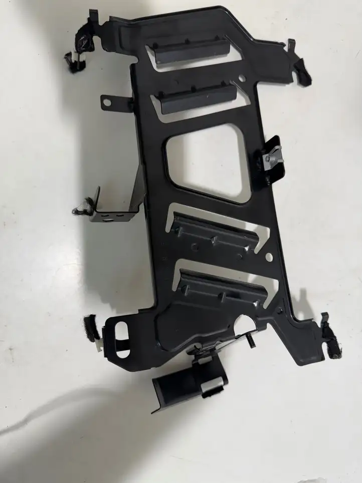 BMW 3 F30 F35 F31 (2012 - 2018) 9313776 Кронштейн усилителя звука — фото 2